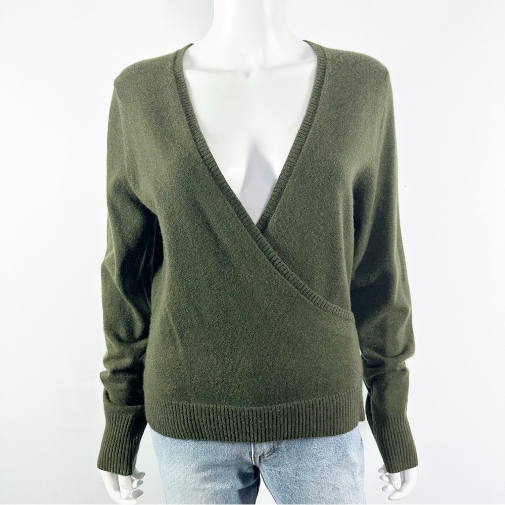 Avellini Green Cashmere Sweater Size L V-Neck Casual Preppy Holiday Classic